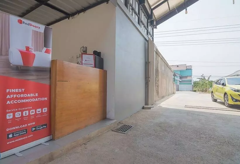 پانسیون Reddoorz Near Alun Alun Kc Haurgeulis