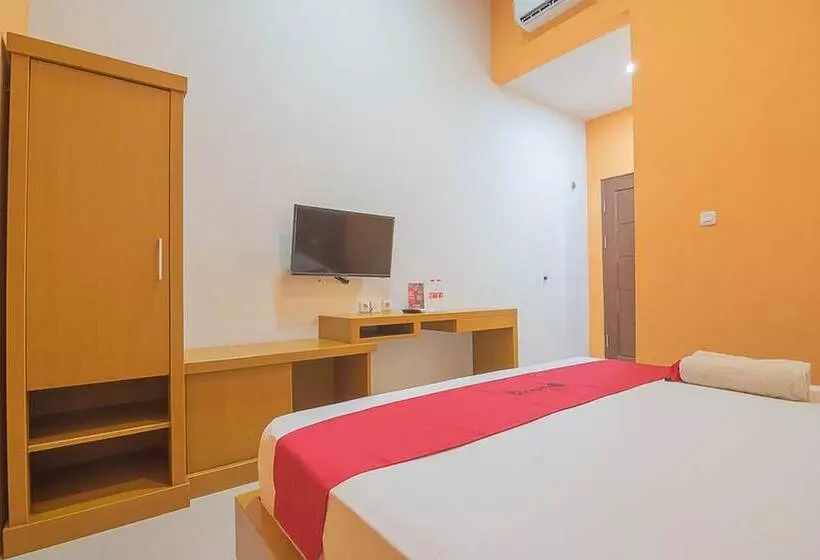 پانسیون Reddoorz Near Alun Alun Kc Haurgeulis