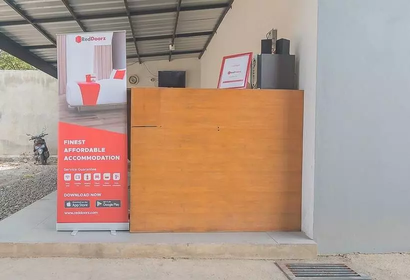 پانسیون Reddoorz Near Alun Alun Kc Haurgeulis