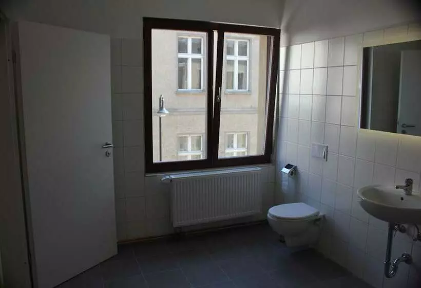 Hotelli Gästehaus Innfernow