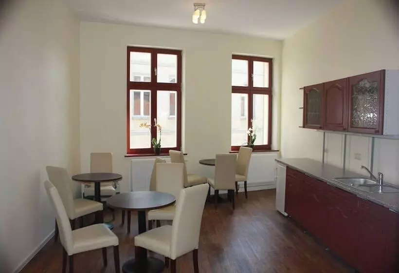 Hotelli Gästehaus Innfernow