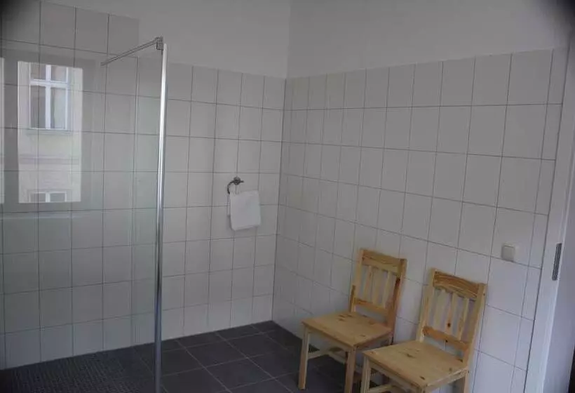 Hotelli Gästehaus Innfernow