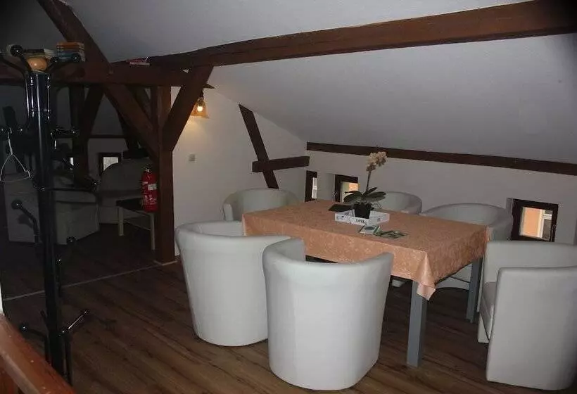 Hotelli Gästehaus Innfernow