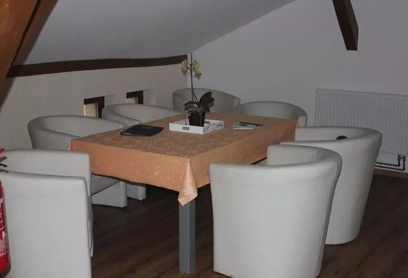 Hotelli Gästehaus Innfernow