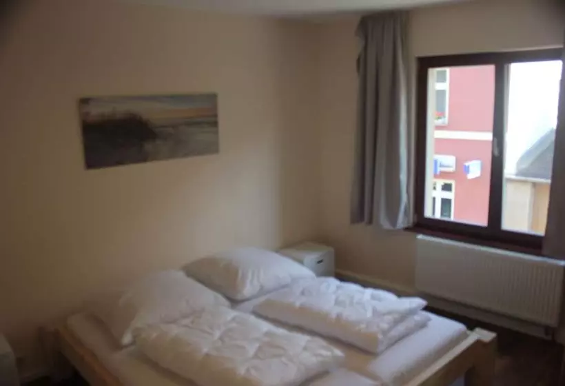 Hotelli Gästehaus Innfernow