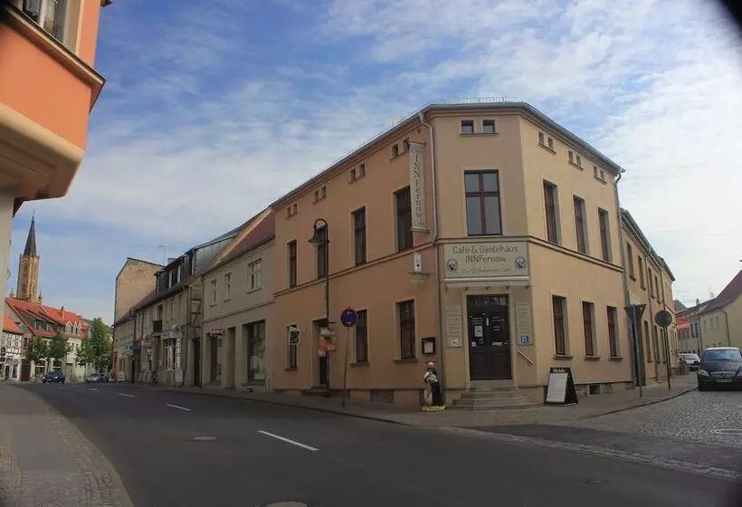 Hotelli Gästehaus Innfernow