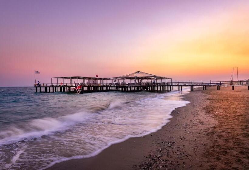 ホテル Cornelia Diamond Golf Resort & Spa