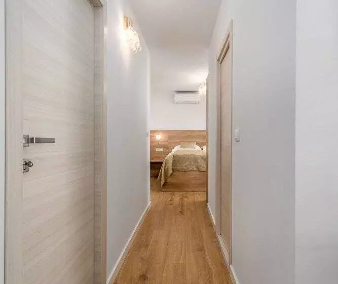 هتل Rooms Vedrana