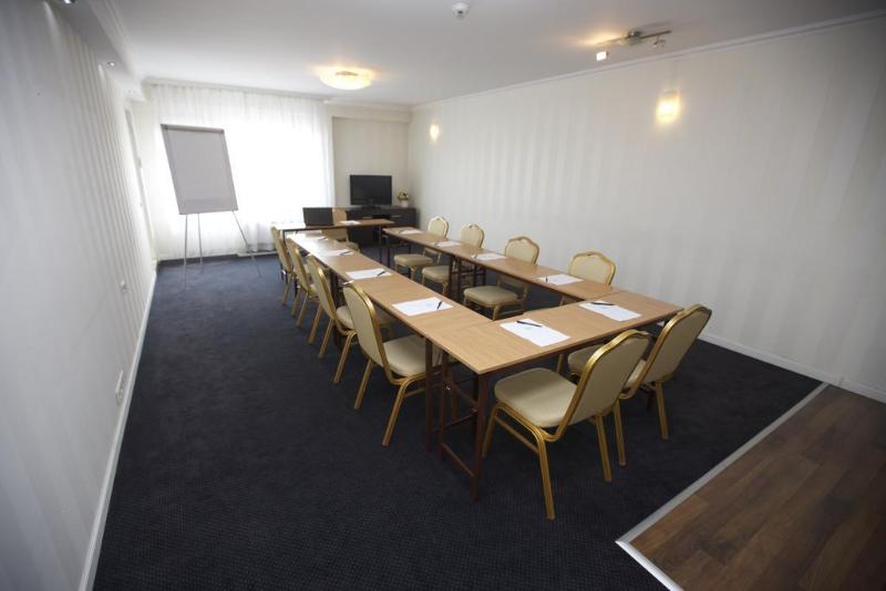 בית מלון כפרי Zoo Sofia   Secured Paid Parking