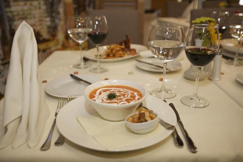 בית מלון כפרי Zoo Sofia   Secured Paid Parking