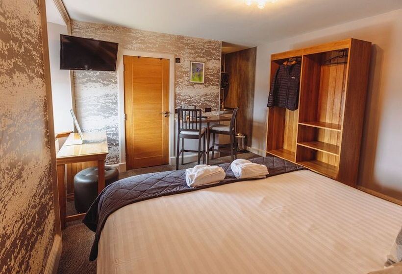 Hotel The Tower Gastro Pub & Apartments