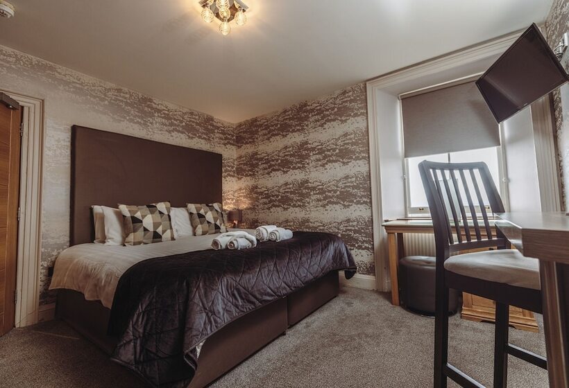 Hotel The Tower Gastro Pub & Apartments