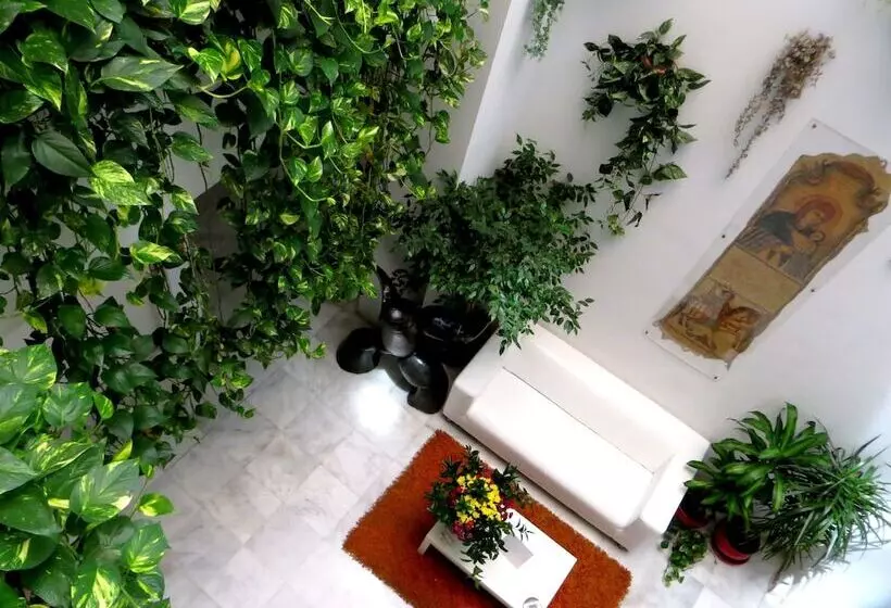 هتل Un Patio Al Sur