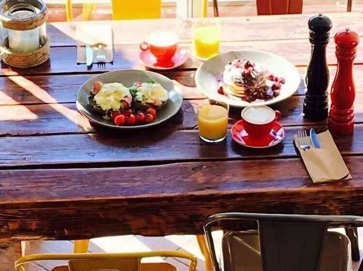 Marika S Aparts & Studios