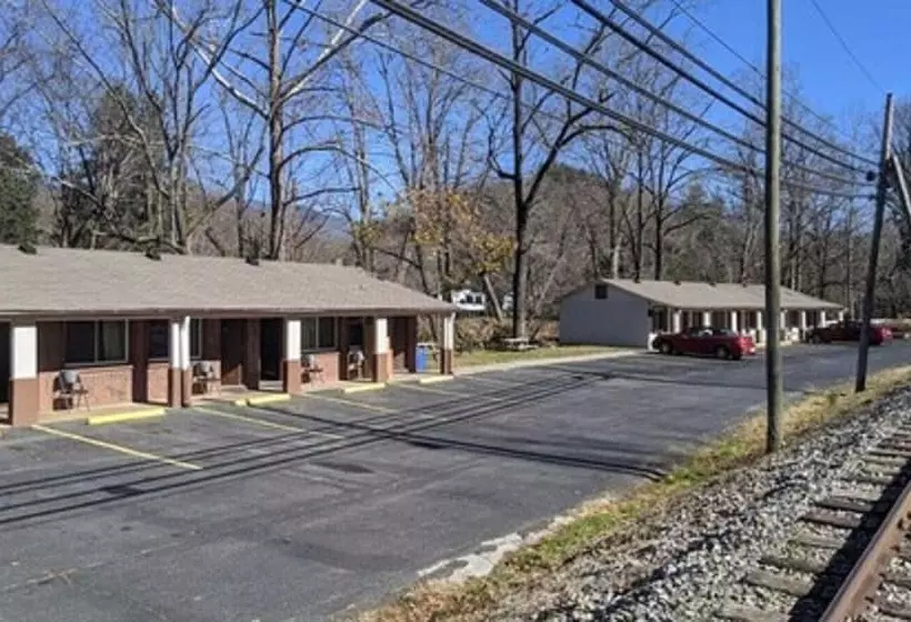 Hotelli Economy Inn Sylva