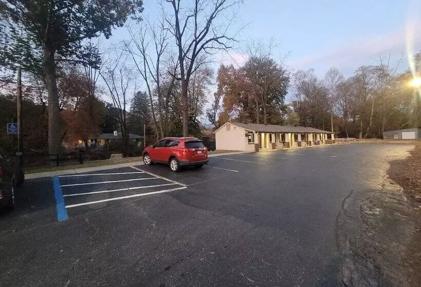 Hotelli Economy Inn Sylva