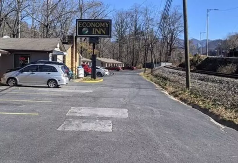 Hotelli Economy Inn Sylva