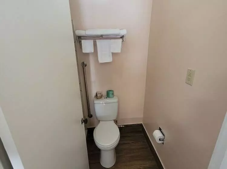 Hotelli Economy Inn Sylva