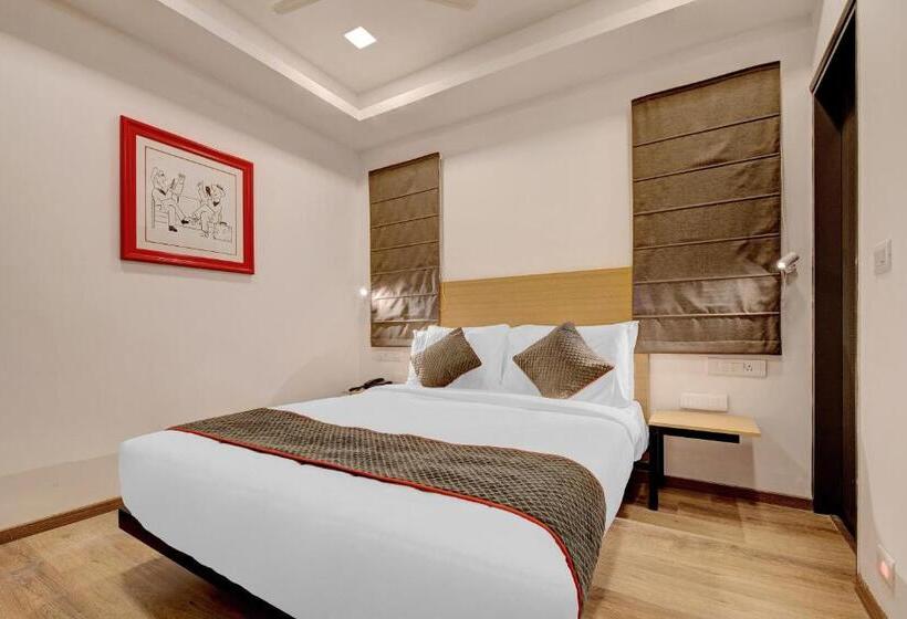 Otel Townhouse Siri Residency