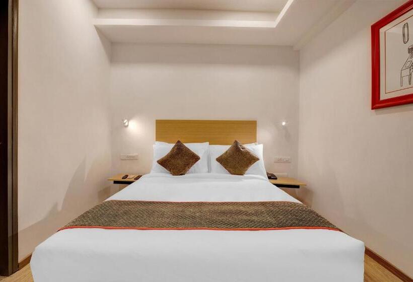 Otel Townhouse Siri Residency