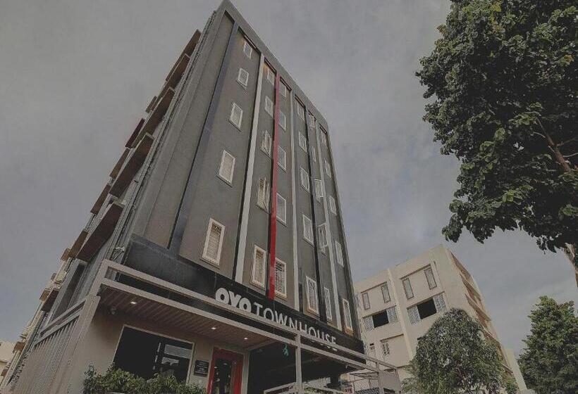 Otel Townhouse Siri Residency