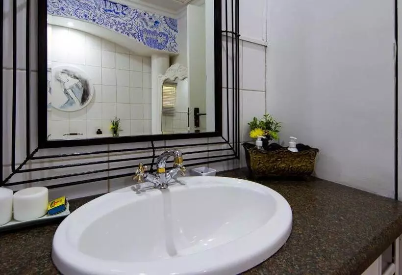 ペンション Sixty Three