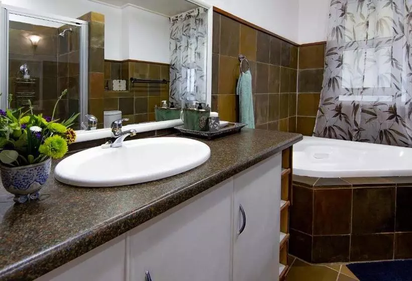 ペンション Sixty Three