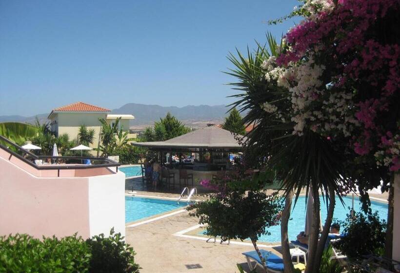 ホテル Akamanthea Holiday Village