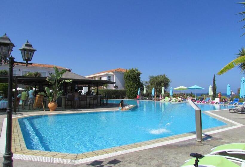 ホテル Akamanthea Holiday Village