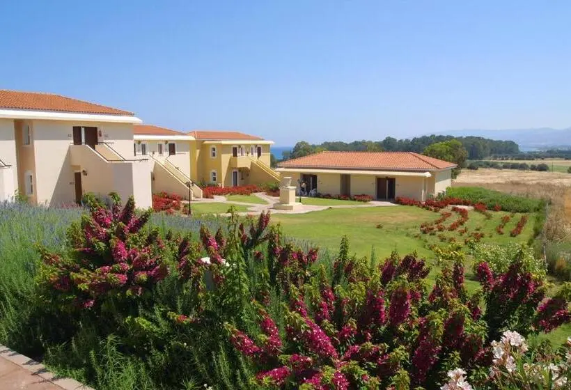 Hotelli Akamanthea Holiday Village