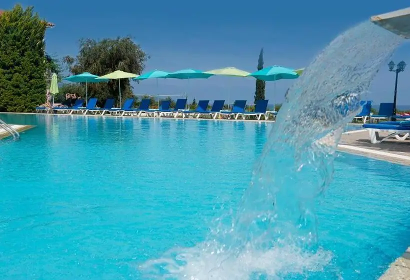 Hotelli Akamanthea Holiday Village