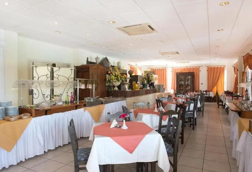 Hotelli Akamanthea Holiday Village