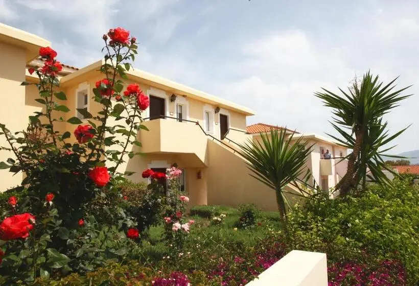 Hotelli Akamanthea Holiday Village
