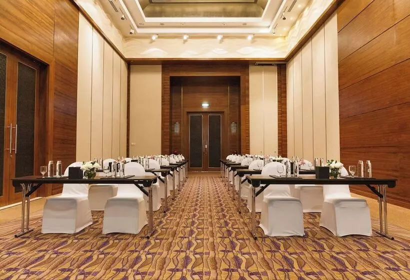 هتل Amwaj Rotana, Jumeirah Beach   Dubai