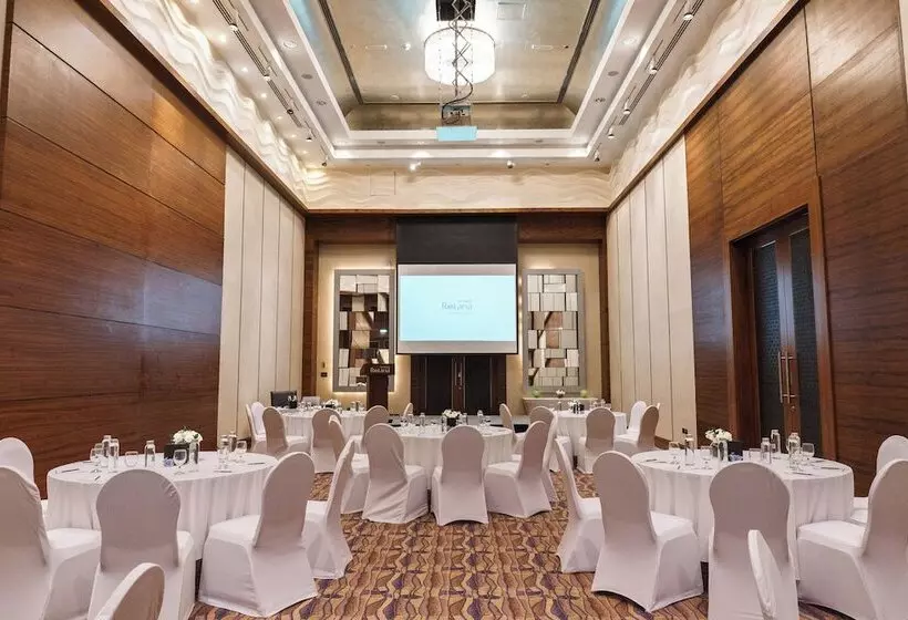 هتل Amwaj Rotana, Jumeirah Beach   Dubai