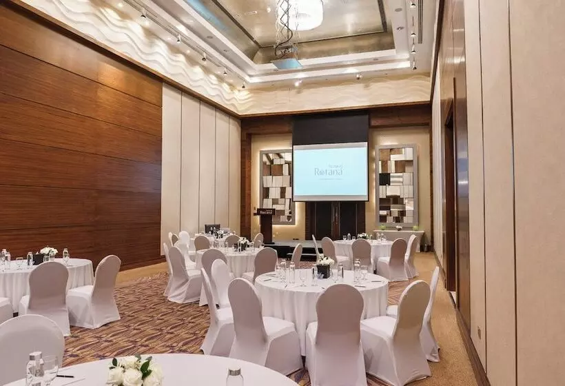 هتل Amwaj Rotana, Jumeirah Beach   Dubai