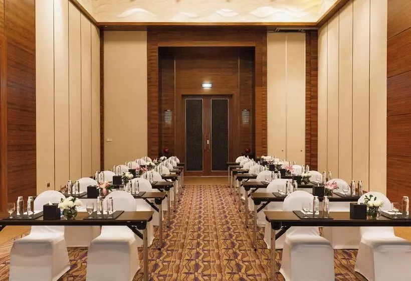 هتل Amwaj Rotana, Jumeirah Beach   Dubai