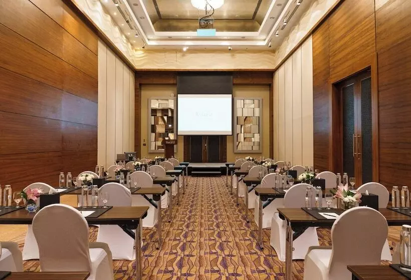 هتل Amwaj Rotana, Jumeirah Beach   Dubai
