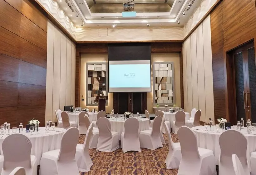 هتل Amwaj Rotana, Jumeirah Beach   Dubai