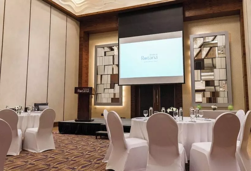هتل Amwaj Rotana, Jumeirah Beach   Dubai