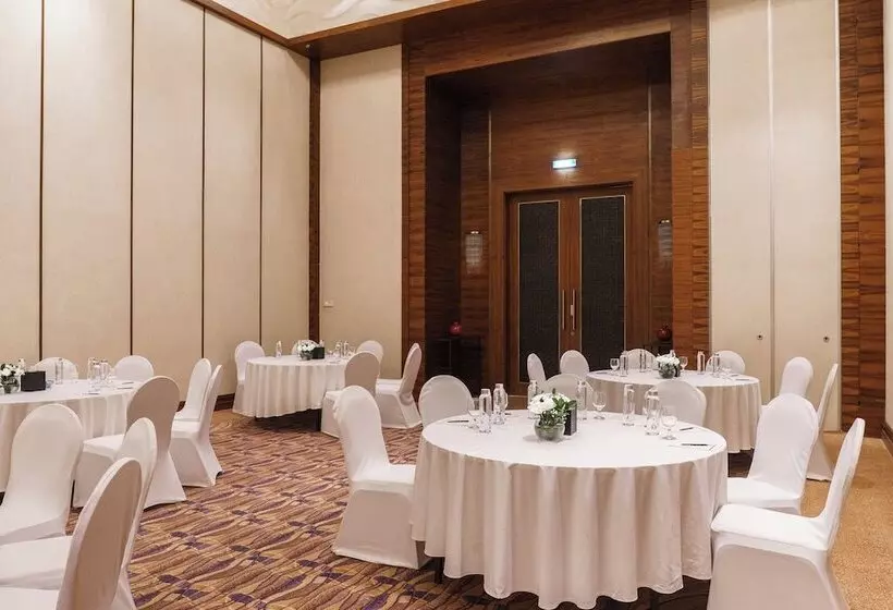 هتل Amwaj Rotana, Jumeirah Beach   Dubai