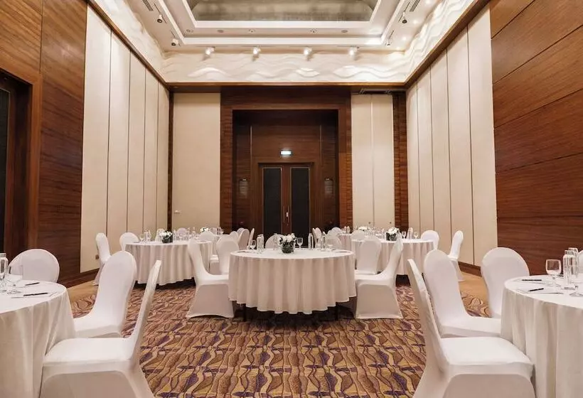 هتل Amwaj Rotana, Jumeirah Beach   Dubai