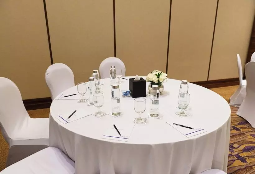 هتل Amwaj Rotana, Jumeirah Beach   Dubai