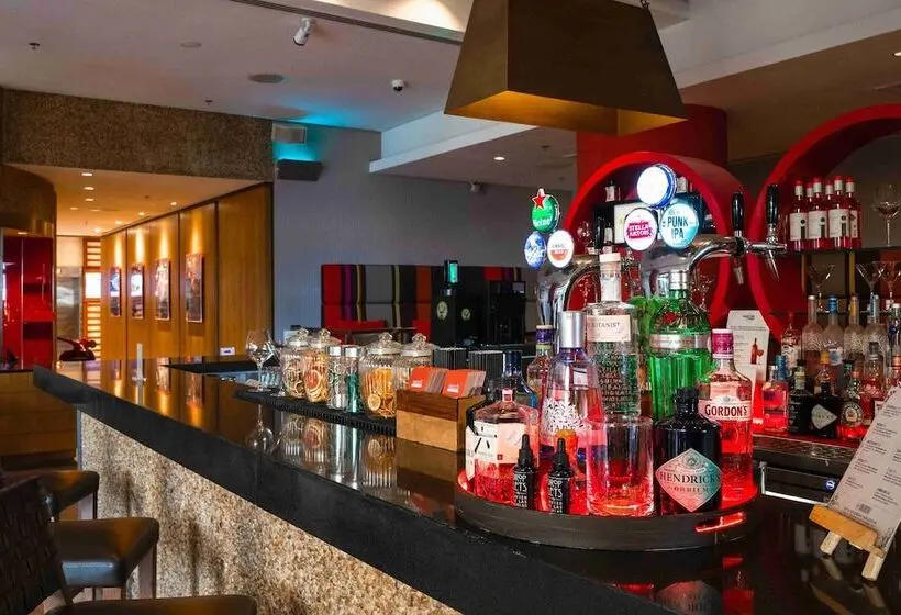 ホテル Amwaj Rotana, Jumeirah Beach Dubai