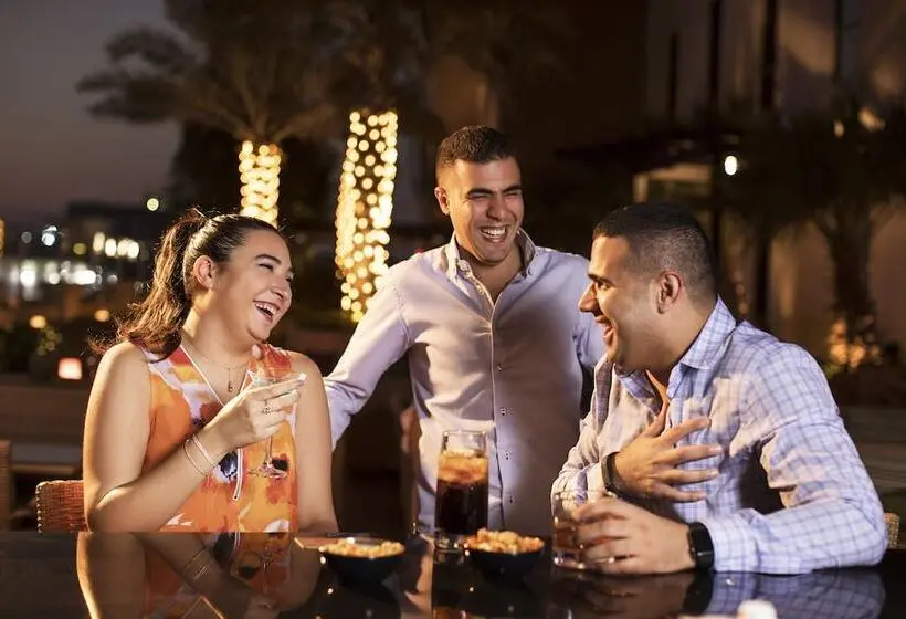ホテル Amwaj Rotana, Jumeirah Beach Dubai