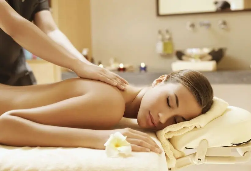 ホテル Amwaj Rotana, Jumeirah Beach Dubai