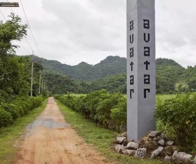 فندق Avartarn Miracles