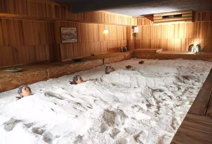 فندق Avartarn Miracles