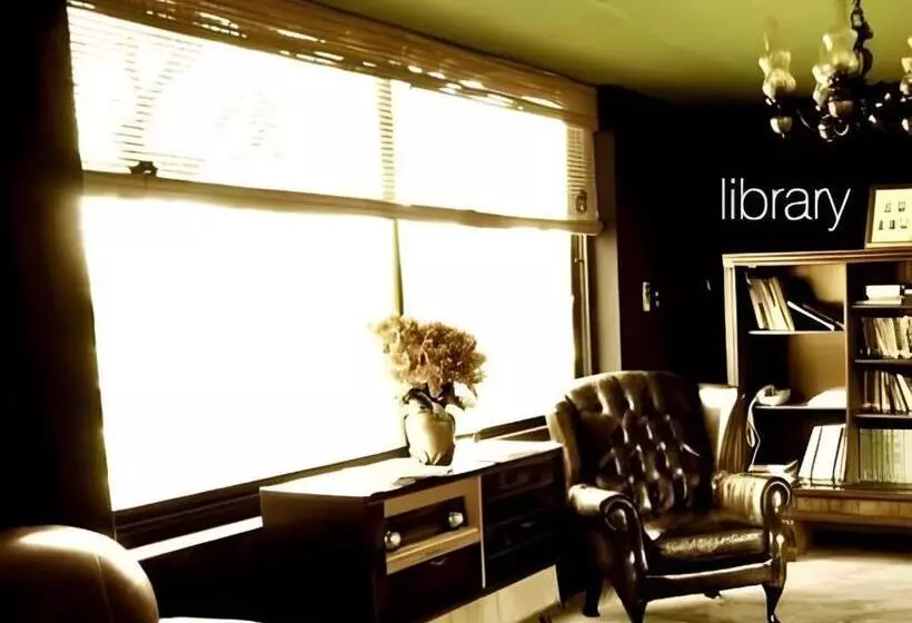 فندق Avartarn Miracles