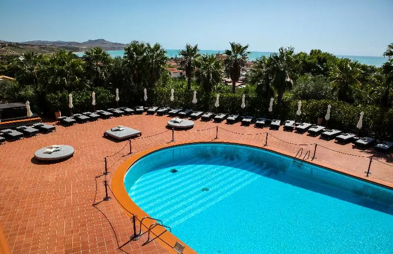 هتل Baia Di Ulisse Wellness & Spa